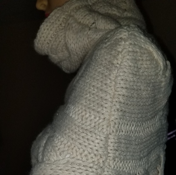 Beige Turtleneck Sweater Shawl - Picture 3 of 5